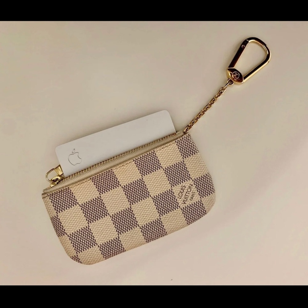 Louis Vuitton White Azur keychain pouch
Authentic - Picture 14 of 14